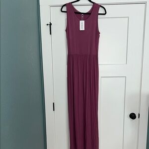 Plum Sleeveless Scoop Neck Sheath Maxi Dress
